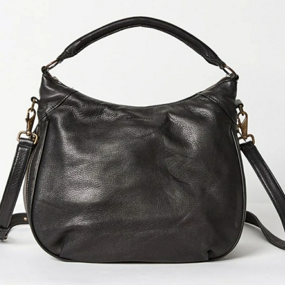 The Wanderers Travel Co. Santorini in black, NWT